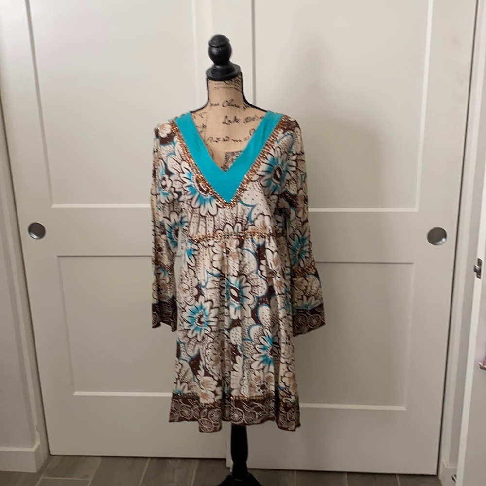 This is a beautiful tunic in a Large 100% cotton